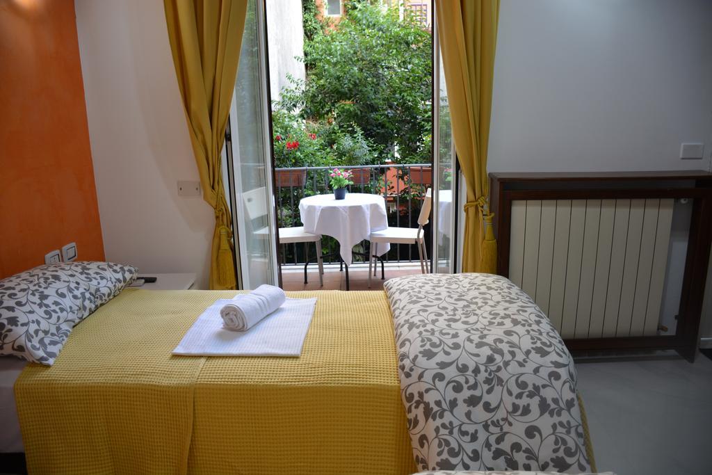Roma Hotel Srls Bagian luar foto