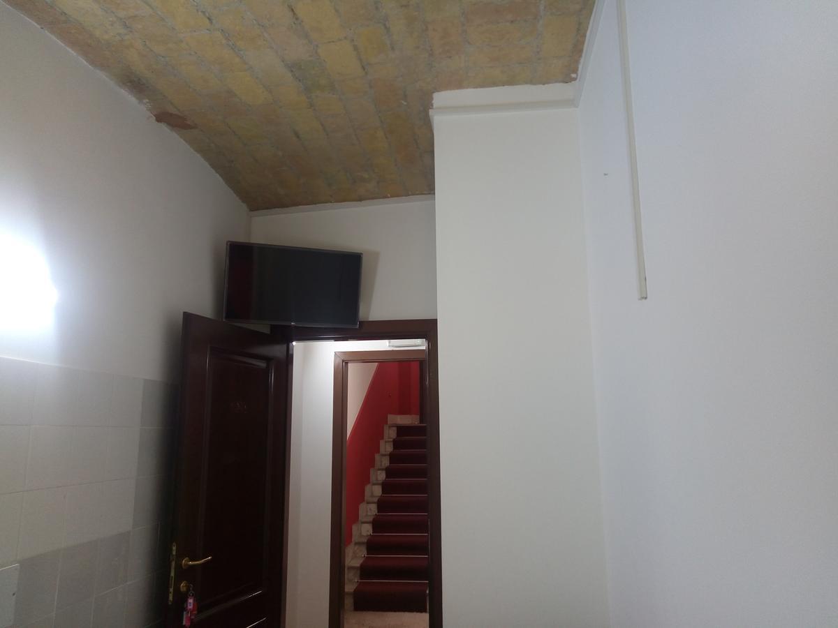 Roma Hotel Srls Bagian luar foto