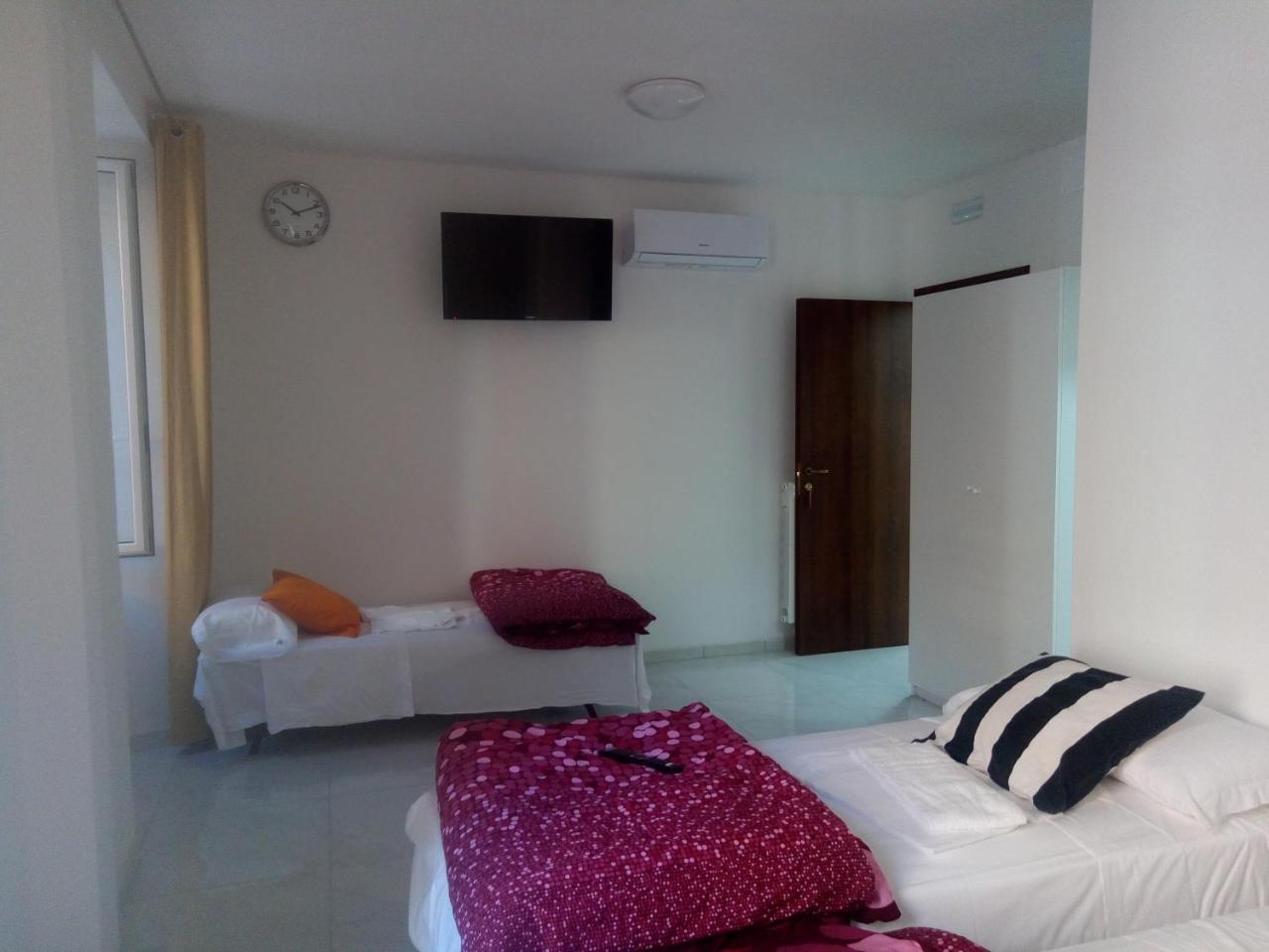 Roma Hotel Srls Bagian luar foto